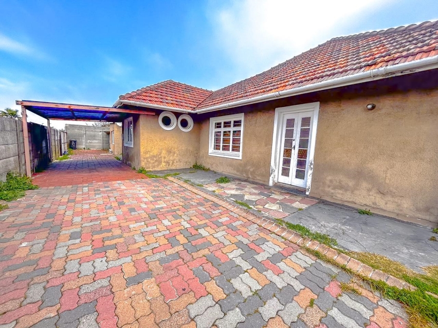 6 Bedroom Property for Sale in Surrey Estate Western Cape